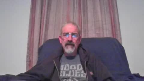 Snapshot of jony_five chatting on December 12, 2:48 am Jon online show from December 12, 2:48 am