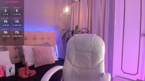 Snapshot of jordan_24_ chatting on October 20, 8:53 pm JORDAN online show from October 20, 8:53 pm