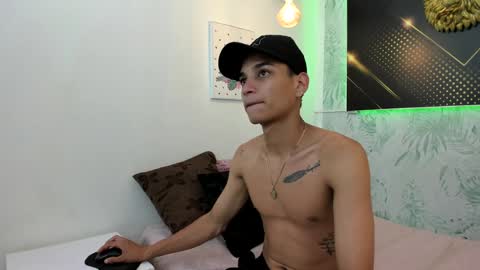 Snapshot of jordanandandrew chatting on January 19, 7:37 pm jordanandandrew online show from January 19, 7:37 pm