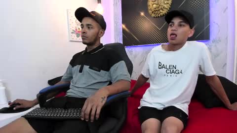 Snapshot of jordanandandrew chatting on February 17, 7:53 pm jordanandandrew online show from February 17, 7:53 pm