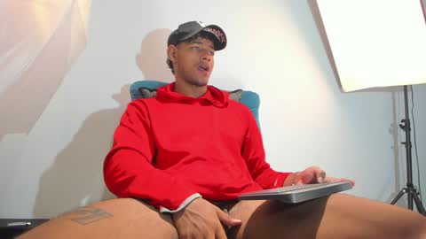 Snapshot of jordanparis chatting on December 22, 6:49 am JordanParis online show from December 22, 6:49 am