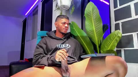 Snapshot of jordanparis chatting on February 22, 8:40 am JordanParis online show from February 22, 8:40 am