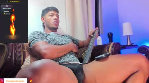 Snapshot of jordanparis chatting on November 13, 2:32 am JordanParis online show from November 13, 2:32 am