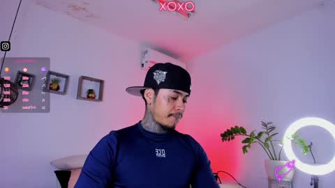 Snapshot of jordansmiith_ chatting on January 19, 3:53 pm Jordan Smith online show from January 19, 3:53 pm