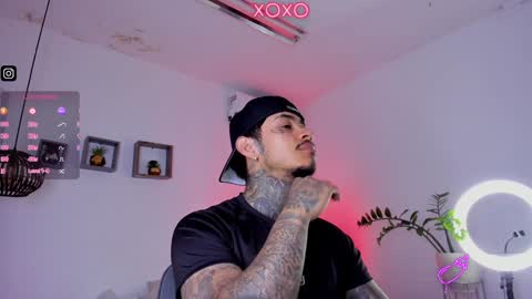 Snapshot of jordansmiith_ chatting on January 20, 9:32 pm Jordan Smith online show from January 20, 9:32 pm