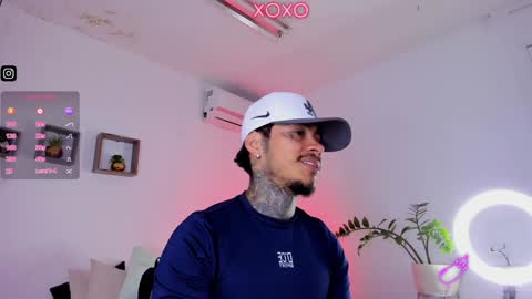 Snapshot of jordansmiith_ chatting on January 24, 9:15 pm Jordan Smith online show from January 24, 9:15 pm