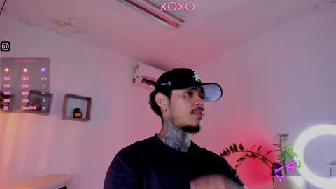 Snapshot of jordansmiith_ chatting on January 26, 3:36 pm Jordan Smith online show from January 26, 3:36 pm