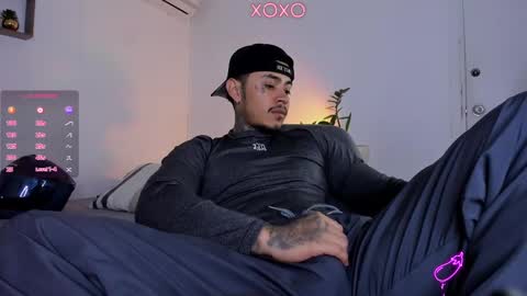 Snapshot of jordansmiith_ chatting on February 11, 8:42 pm Jordan Smith online show from February 11, 8:42 pm