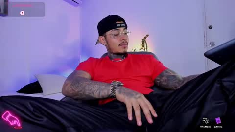 Snapshot of jordansmiith_ chatting on February 14, 9:43 pm Jordan Smith online show from February 14, 9:43 pm