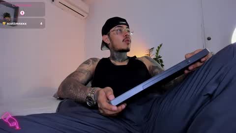 Snapshot of jordansmiith_ chatting on February 20, 8:47 pm Jordan Smith online show from February 20, 8:47 pm