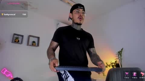 Snapshot of jordansmiith_ chatting on February 21, 8:49 pm Jordan Smith online show from February 21, 8:49 pm