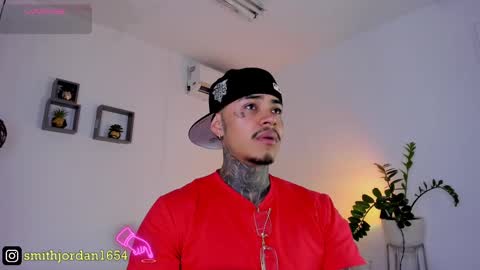 Snapshot of jordansmiith_ chatting on February 26, 8:44 pm Jordan Smith online show from February 26, 8:44 pm