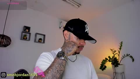 Snapshot of jordansmiith_ chatting on February 28, 8:39 pm Jordan Smith online show from February 28, 8:39 pm