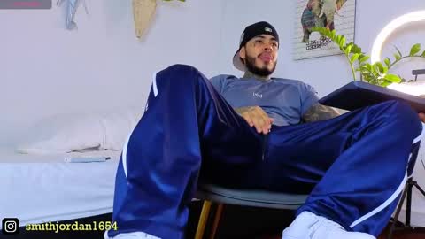 Snapshot of jordansmiith_ chatting on September 9, 8:41 pm Jordan Smith online show from September 9, 8:41 pm