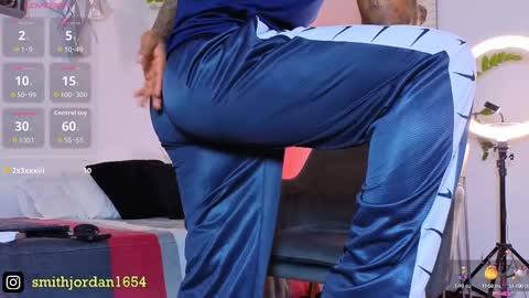 Snapshot of jordansmiith_ chatting on October 7, 9:34 pm Jordan Smith online show from October 7, 9:34 pm