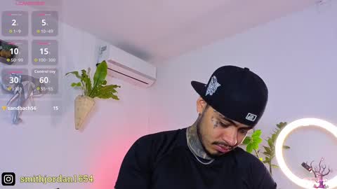 Snapshot of jordansmiith_ chatting on October 8, 8:39 pm Jordan Smith online show from October 8, 8:39 pm