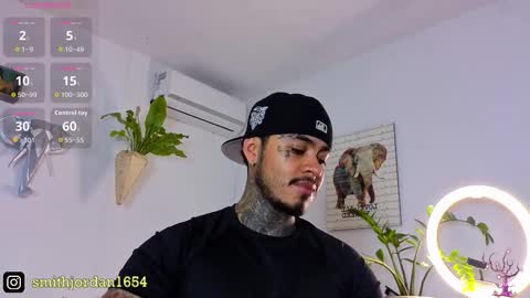 Snapshot of jordansmiith_ chatting on October 15, 9:15 pm Jordan Smith online show from October 15, 9:15 pm