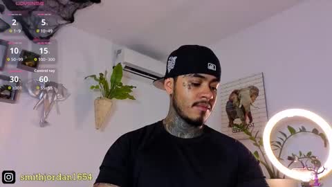 Snapshot of jordansmiith_ chatting on October 17, 8:22 pm Jordan Smith online show from October 17, 8:22 pm