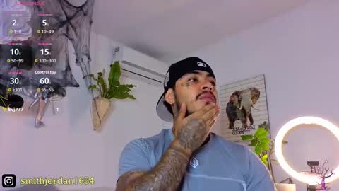 Snapshot of jordansmiith_ chatting on October 22, 9:25 pm Jordan Smith online show from October 22, 9:25 pm