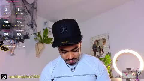 Snapshot of jordansmiith_ chatting on October 23, 9:24 pm Jordan Smith online show from October 23, 9:24 pm