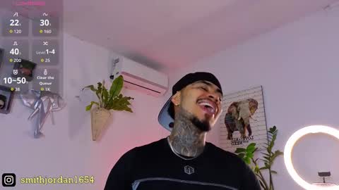 Snapshot of jordansmiith_ chatting on November 8, 9:35 pm Jordan Smith online show from November 8, 9:35 pm