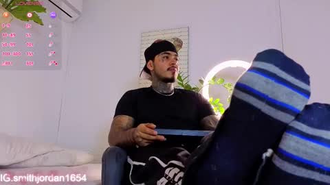 Snapshot of jordansmiith_ chatting on November 21, 9:13 pm Jordan Smith online show from November 21, 9:13 pm