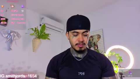 Snapshot of jordansmiith_ chatting on November 24, 8:41 pm Jordan Smith online show from November 24, 8:41 pm