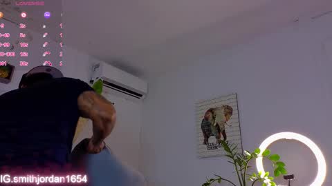 Snapshot of jordansmiith_ chatting on November 25, 8:20 pm Jordan Smith online show from November 25, 8:20 pm