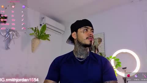 Snapshot of jordansmiith_ chatting on November 28, 8:44 pm Jordan Smith online show from November 28, 8:44 pm