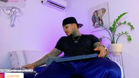 Jordan Smith online show from April 18, 8:42 pm