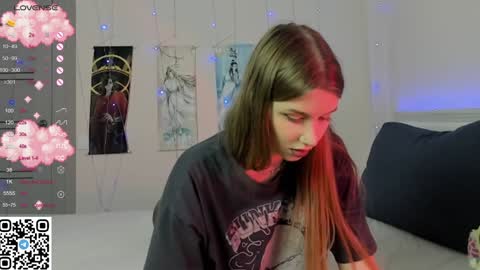 Mila online show from February 2, 11:32 pm