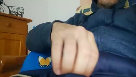 Snapshot of jose_985 chatting on December 15, 12:15 am jose_985 online show from December 15, 12:15 am