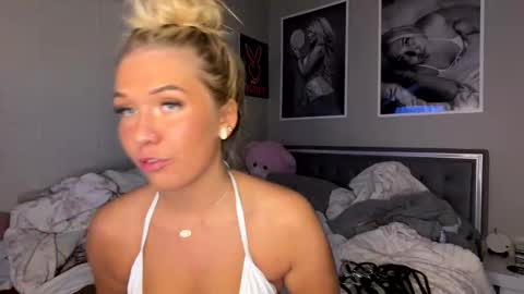 Snapshot of joselinehickss chatting on April 9, 7:47 am joselinehickss online show from April 9, 7:47 am