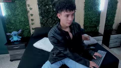 Snapshot of joselucian chatting on December 17, 6:47 pm jose online show from December 17, 6:47 pm