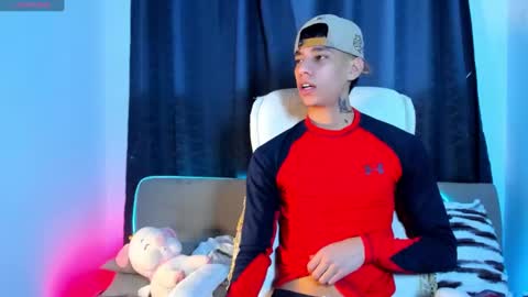 Snapshot of josep_davies chatting on December 28, 11:37 pm Josep online show from December 28, 11:37 pm