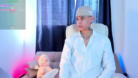 Snapshot of josep_davies chatting on December 29, 8:15 pm Josep online show from December 29, 8:15 pm