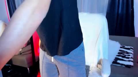 Snapshot of josep_davies chatting on January 23, 10:01 am Josep online show from January 23, 10:01 am