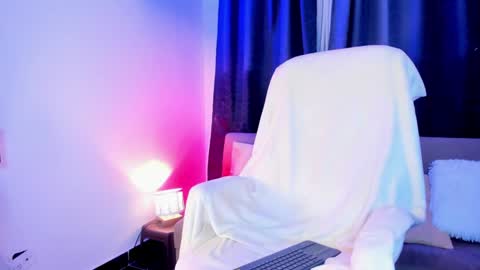 Snapshot of josep_davies chatting on February 8, 1:32 am Josep online show from February 8, 1:32 am