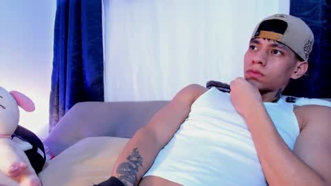 Snapshot of josep_davies chatting on February 12, 2:35 am Josep online show from February 12, 2:35 am