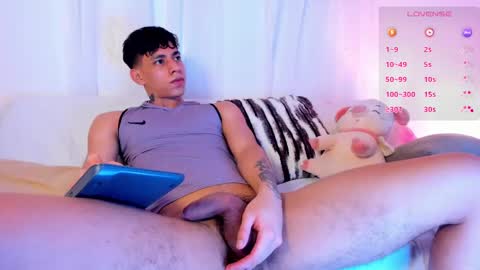 Snapshot of josep_davies chatting on February 22, 7:34 am Josep online show from February 22, 7:34 am