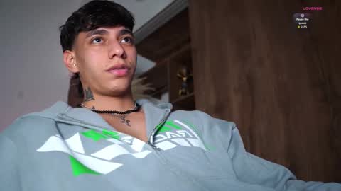 Snapshot of josep_davies chatting on November 17, 10:37 pm Josep online show from November 17, 10:37 pm