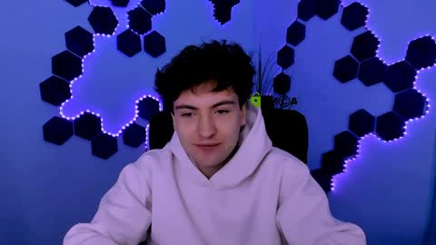 joseph_bear_ online show from April 8, 8:14 am