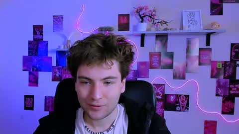 joseph_bear_ online show from April 21, 7:47 am