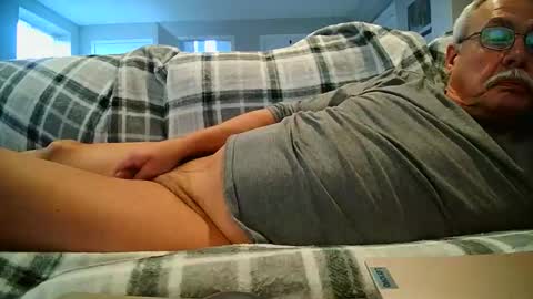 Snapshot of josephgr2021 chatting on April 14, 8:15 pm josephgr2021 online show from April 14, 8:15 pm