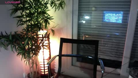 josephine_france online show from February 7, 3:54 am