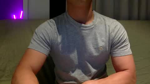 Snapshot of joshasian0713 chatting on November 28, 10:29 am joshasian0713 online show from November 28, 10:29 am