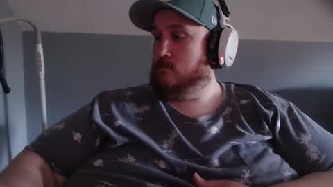 joshc627 online show from April 3, 9:24 pm