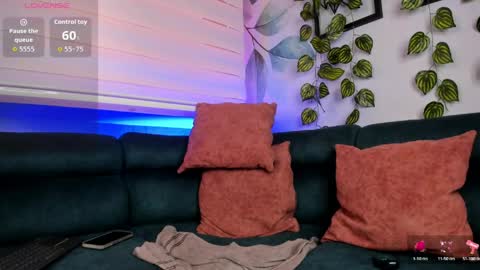 joshmiller___ online show from April 21, 8:01 pm