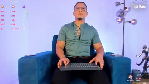 joshmiller___ online show from June 5, 7:08 pm