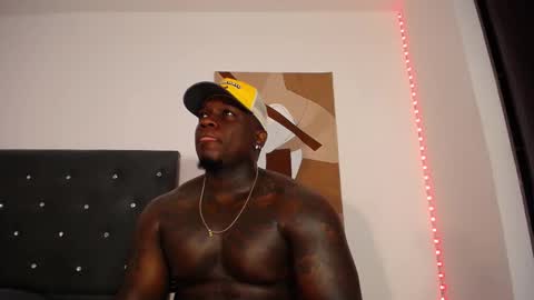 Snapshot of joshmorri chatting on November 4, 1:27 am JHON online show from November 4, 1:27 am